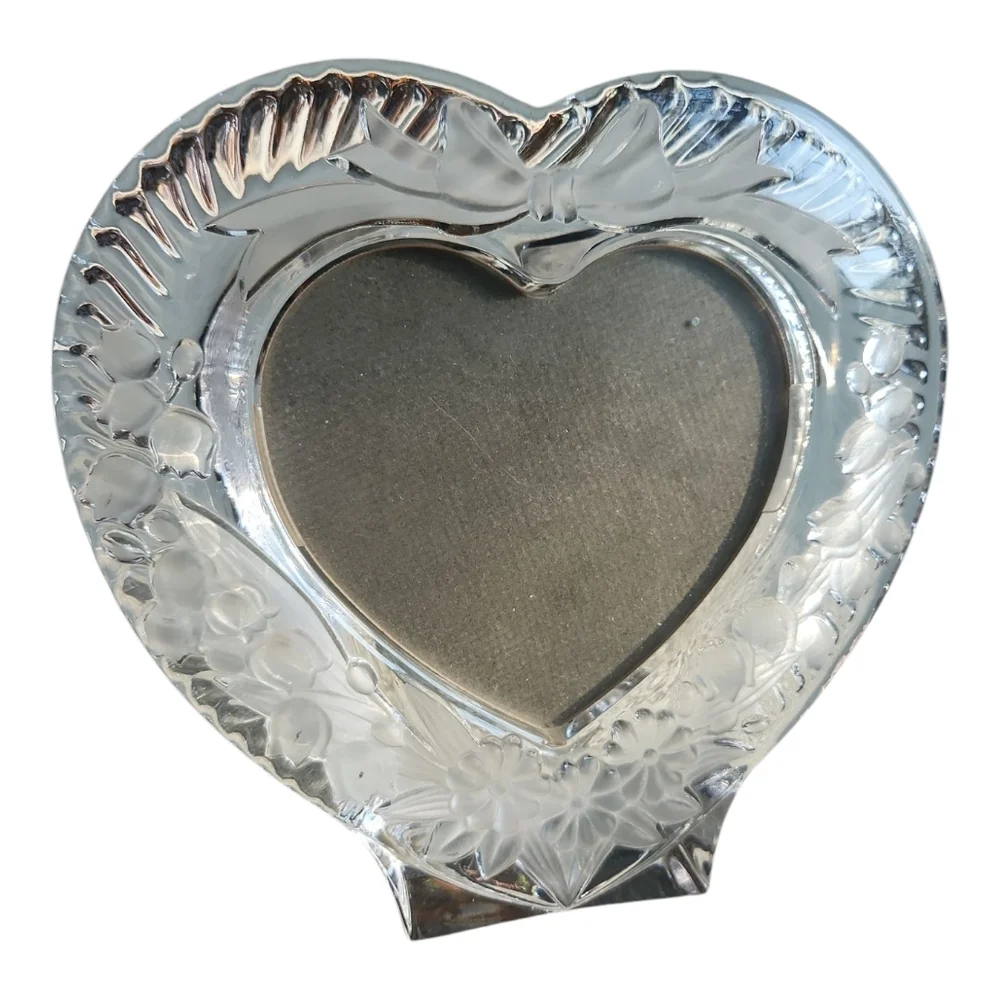 Home Beautiful Japan Heart Shaped Glass Photo Frame – 5x5 Floral Bow Design